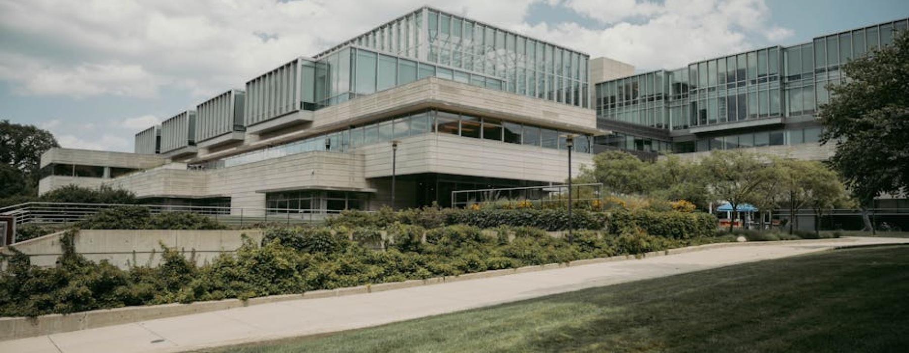 University of Illinois Chicago campus - Apartments near UIC