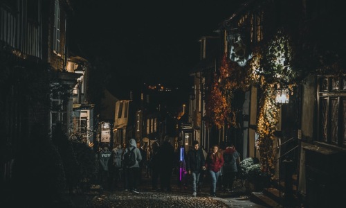 Vibrant Pilsen street scene - Living in Pilsen Chicago
