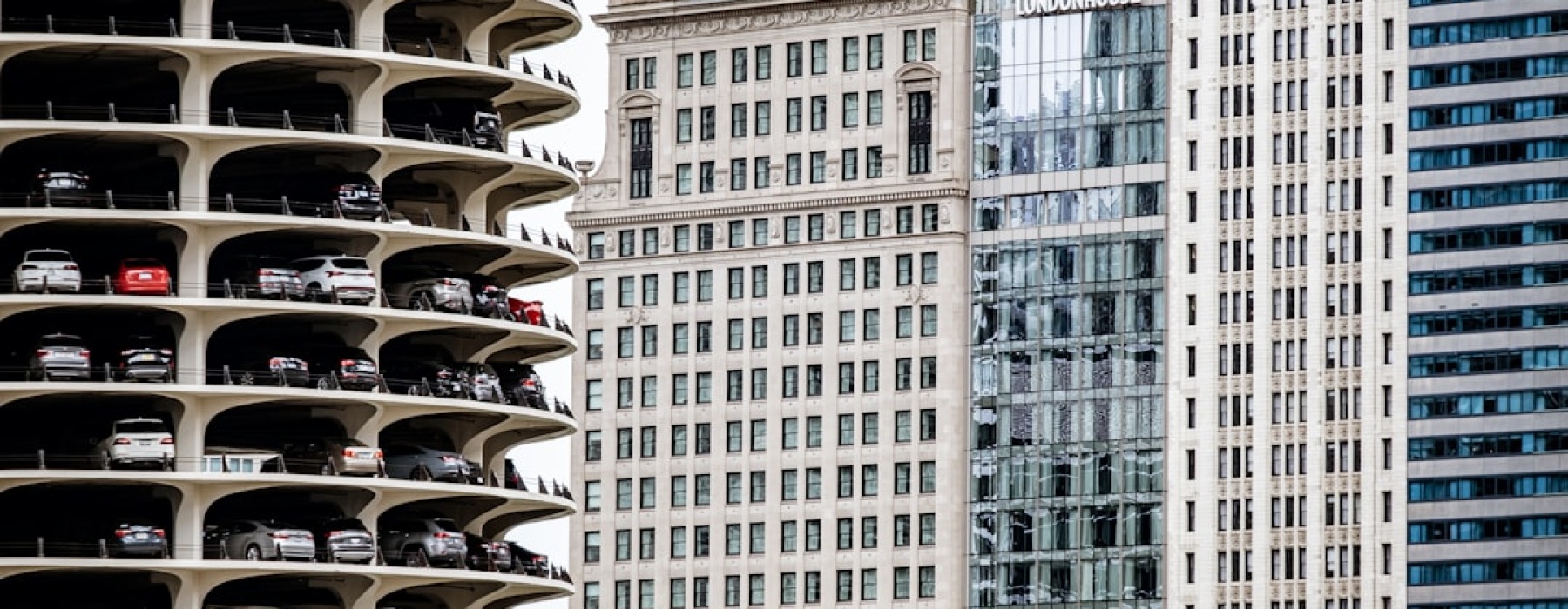 Chicago apartments with parking