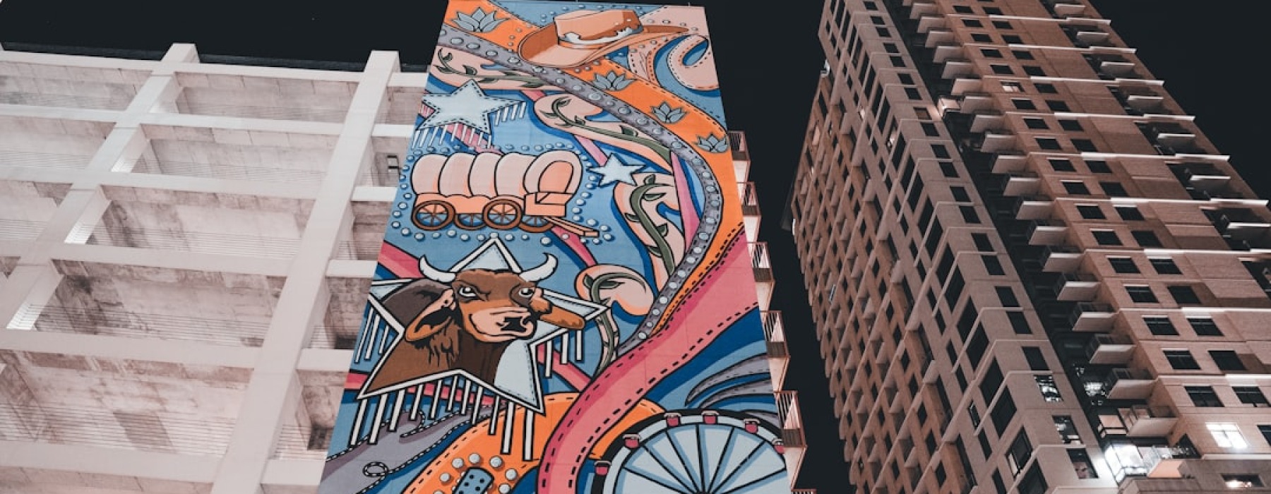 Vibrant street art and murals in Pilsen, Chicago - 2 bedroom apartments pilsen